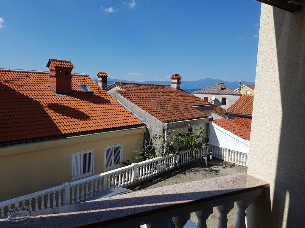 Guesthouse Villa Adria Malinska Exteriör bild